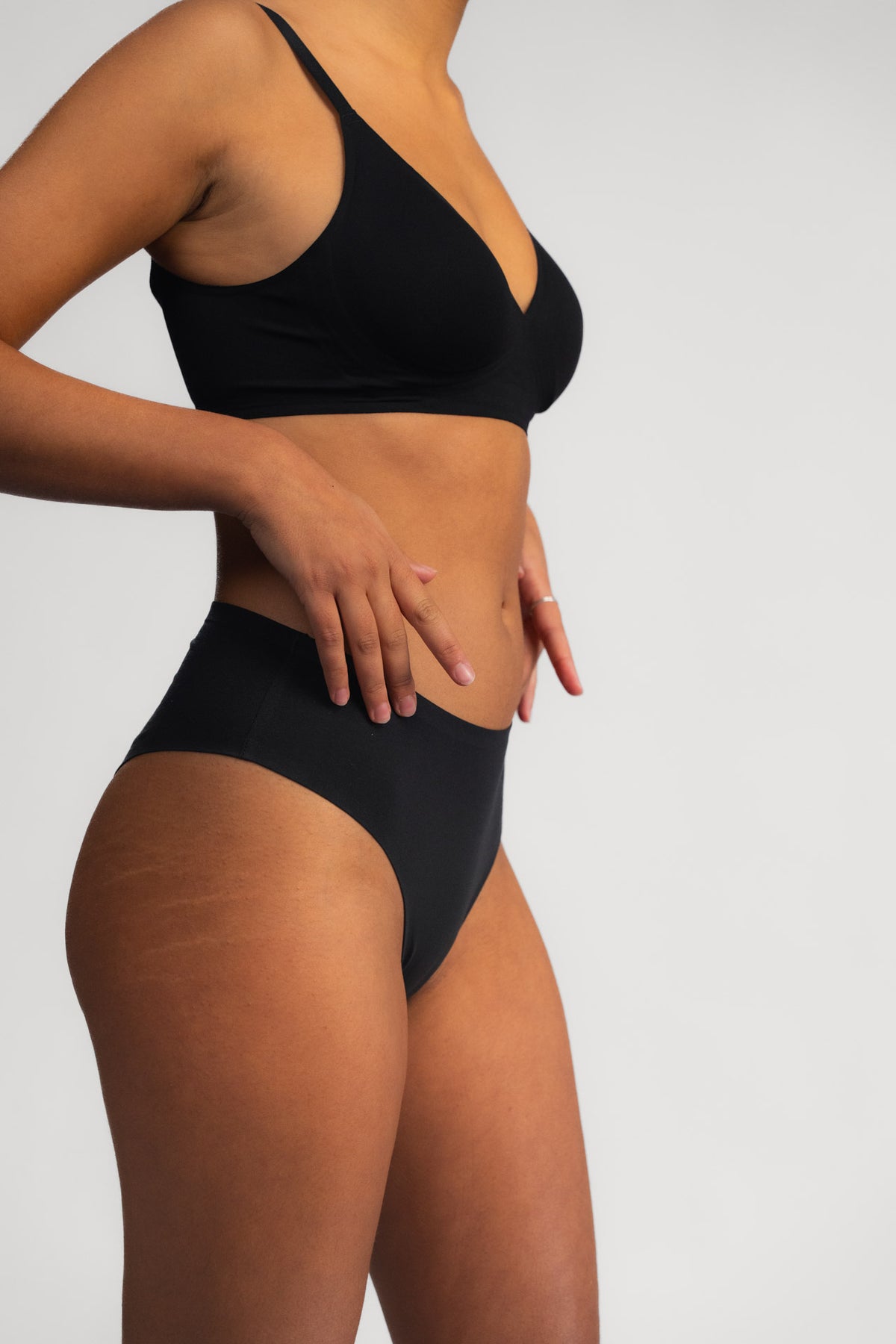 Seamless brazilke LUXE BLACK - 2 kos – pogled 5